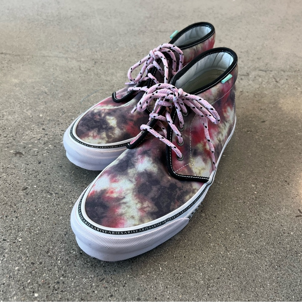 BNWOT Vans Aries UA OG Chukka Boot LX
